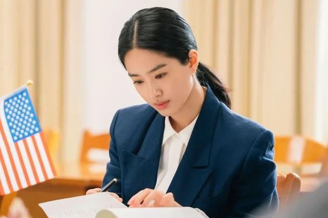 佘诗曼|杨采钰90年代OOTD,给我种了草