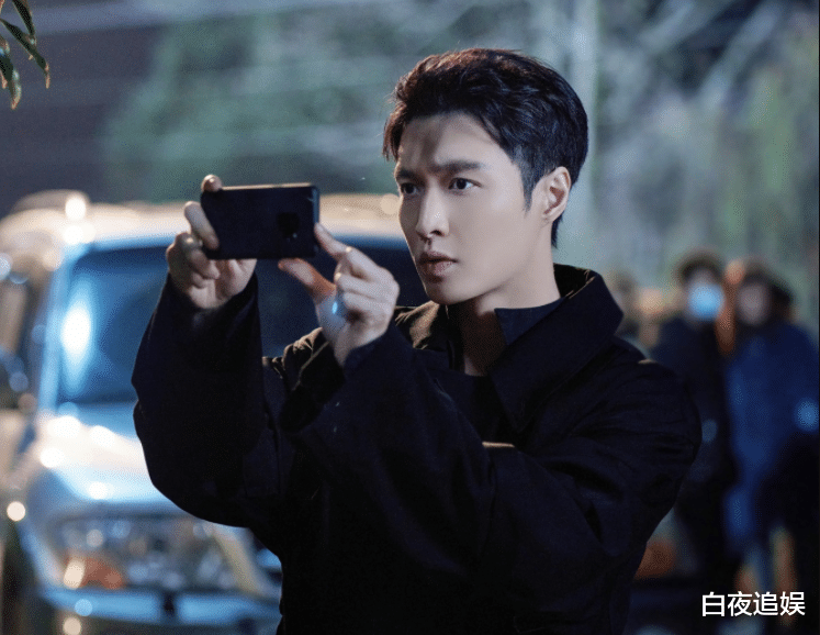 抖音|张艺兴为《捕鱼行动》剃寸头,谁还会说他离不开“偶像包袱”