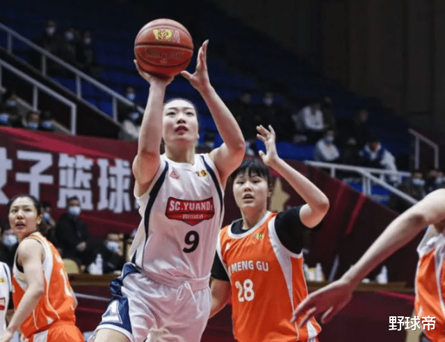 女籃|命中5記三分，難阻終結(jié)14連勝！22歲前鋒女國(guó)手，又美又能打啊