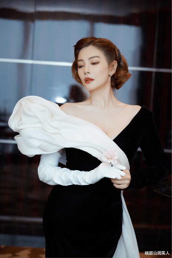 发型|?被张雨绮“梦露”造型美到失语，优雅贵气，抢了全场的风头