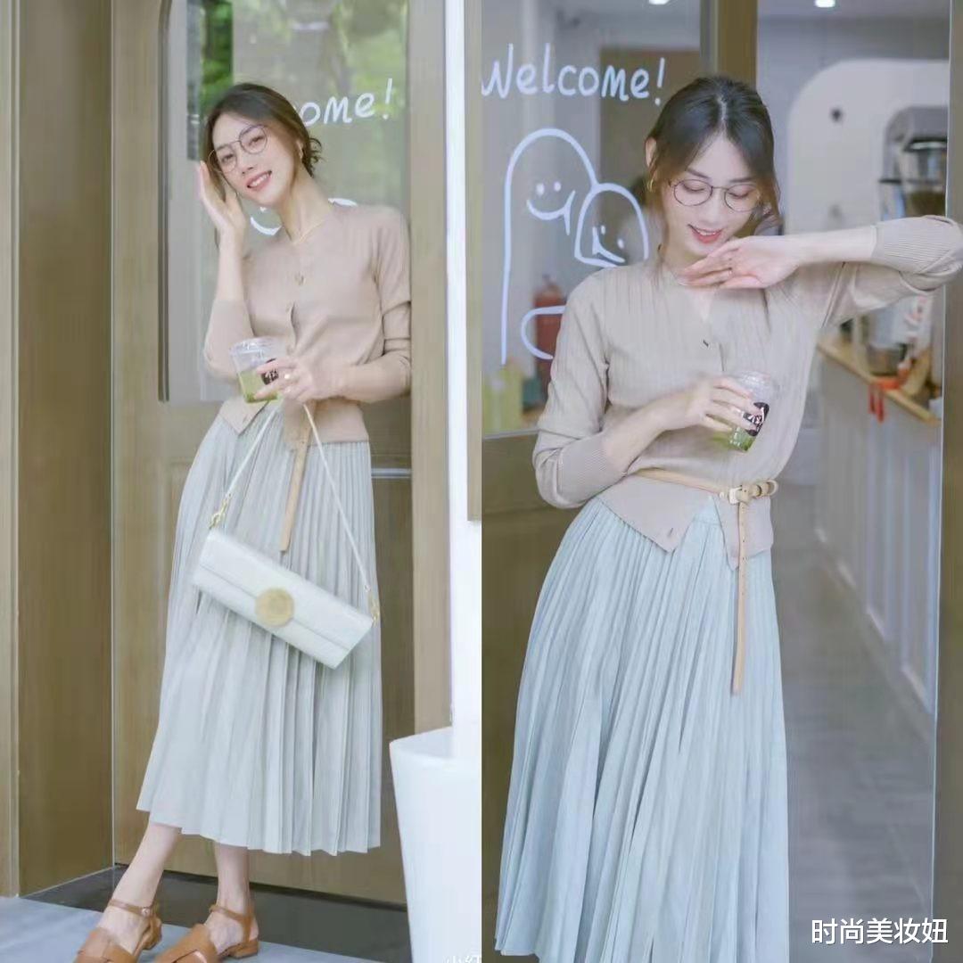 时尚美妆妞|30、40岁女人早秋不用愁,用这3款单品解决穿衣难,照穿太洋气