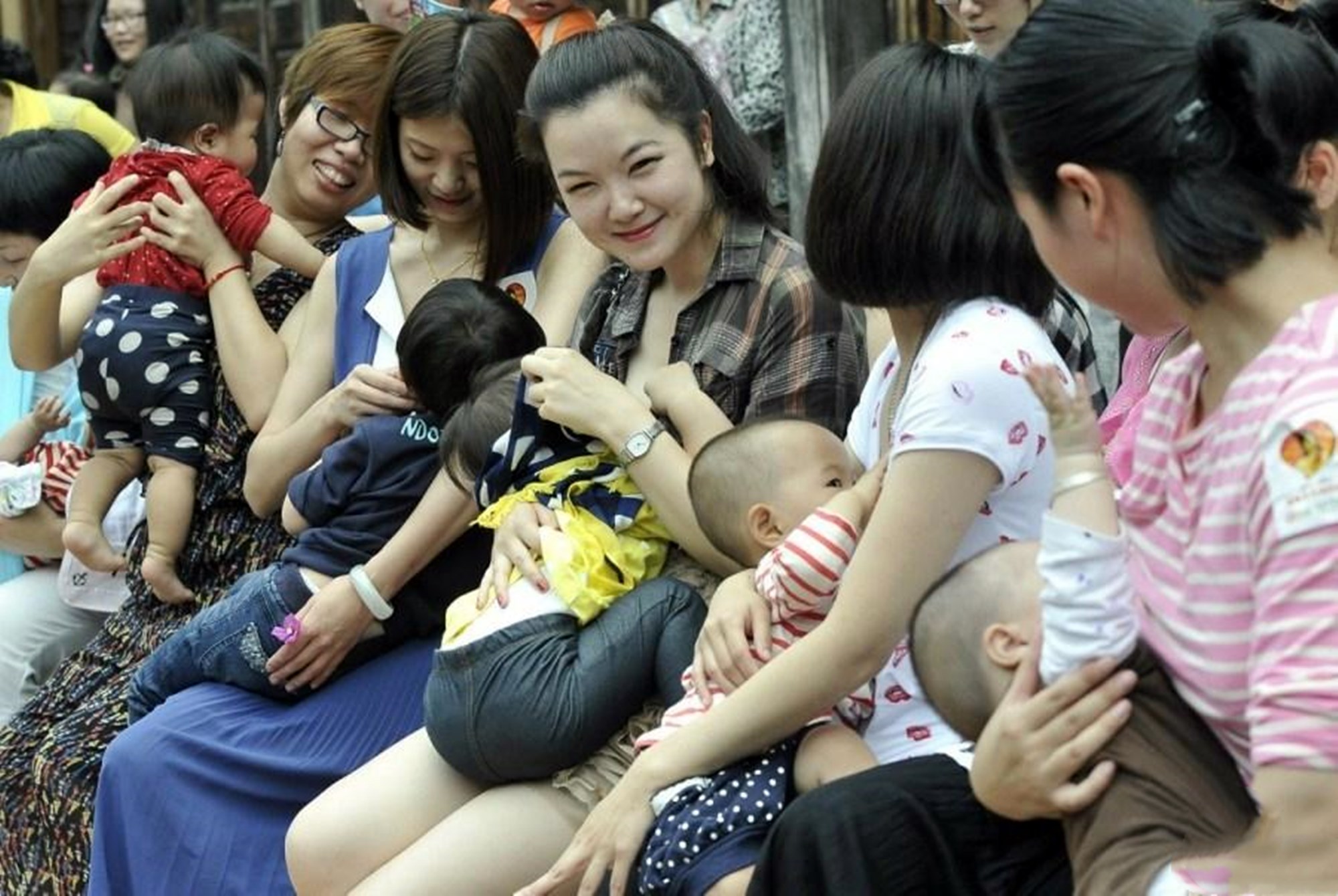 贝贝豆育儿课堂|超过半岁还吃“夜奶”的孩子，长大会有这些“丑特征”，预测很准