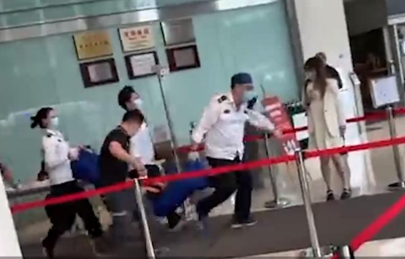 城市谈 伤及无辜最可恨！37岁女子因感情纠纷没寻到正主，持刀砍伤5人