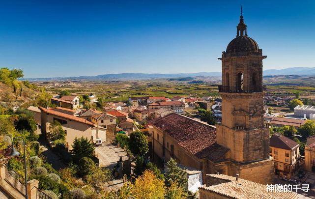 镇雄 这个国家男人稀缺，美女泛滥成灾，男人要取三个老婆才不会坐牢