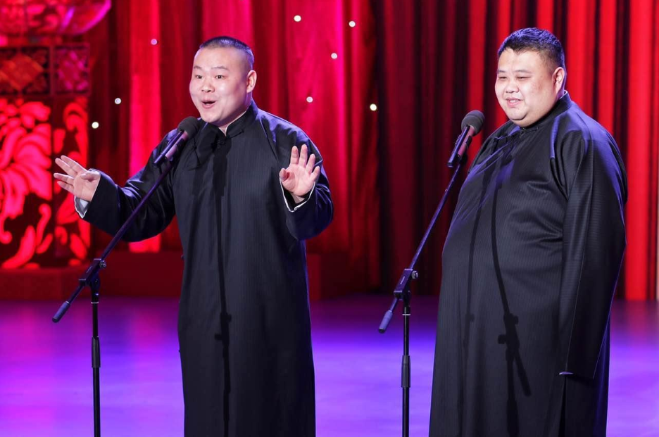 岳云鹏|岳云鹏身价上亿，给5位姐姐送车买房，亲弟弟却依然在农村种地？