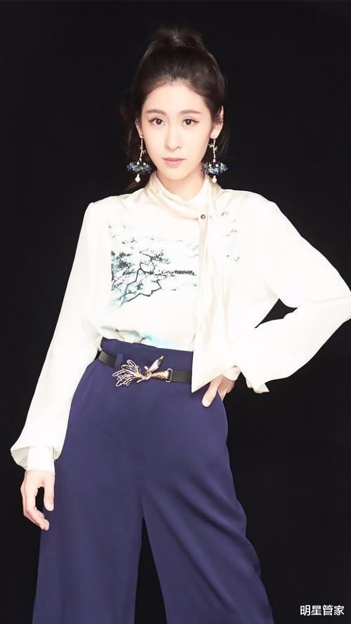 张碧晨|张碧晨遭春晚除名！原因竟然是这个！网友们都愤愤不平