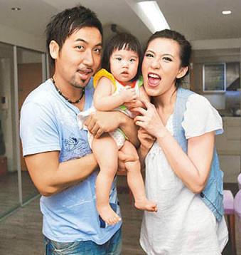 胡盈祯|结婚12年,分居7年,老公偷吃13次,光芒之下的胡盈祯有多凄凉?