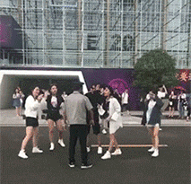 萌控孩|“哥们，你是不是忽略了车窗是透明的？别以为没人看得见！”哈哈