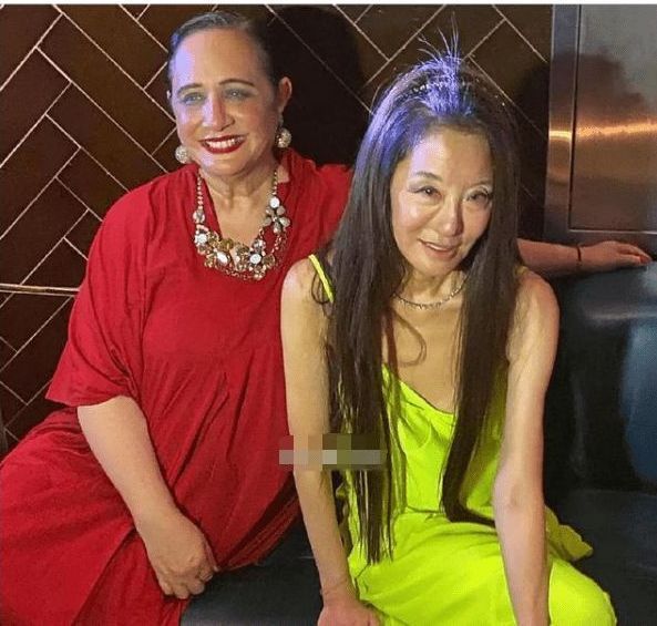 美颜|72岁王薇薇不服老？首次挑战米老鼠造型，十级美颜盖不住老态