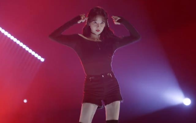 陈小纭|陈小纭大跳《情人》，我却被她无PS的腿抢镜，于小彤眼光真毒