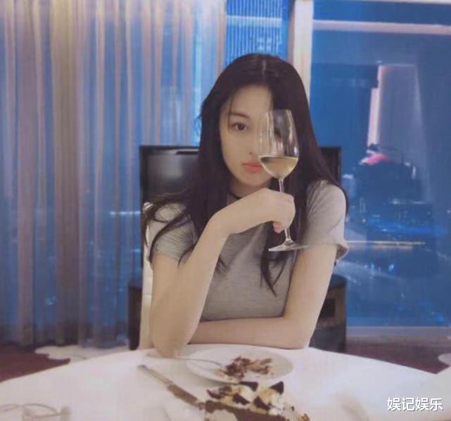 张馨予|被妈妈误以为跟何捷打架，张馨予晒聊天记录：天地良心，差点被妈妈教训