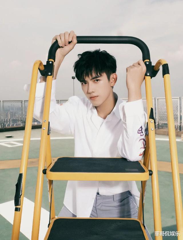 浓烈难咽下|中秋晚会嘉宾名单曝光,小鲜肉彻底“凉了”,唯独他被特殊对待