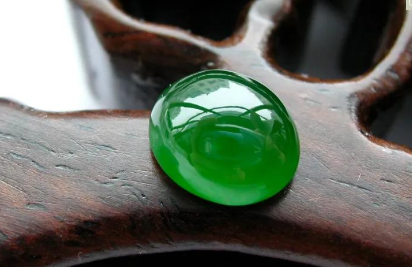 |几千块的翡翠，和上万元的翡翠，到底有什么区别？