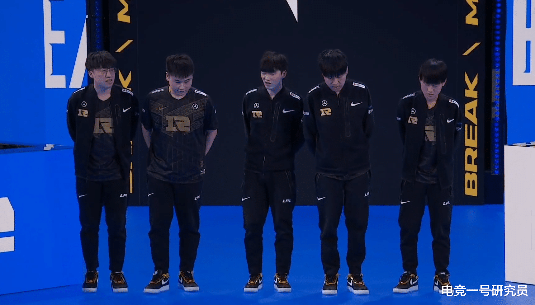 RNG|Cryin卡牌带飞节奏，RNG再现养虎战术，PSG蛮王四杀险些成功翻盘