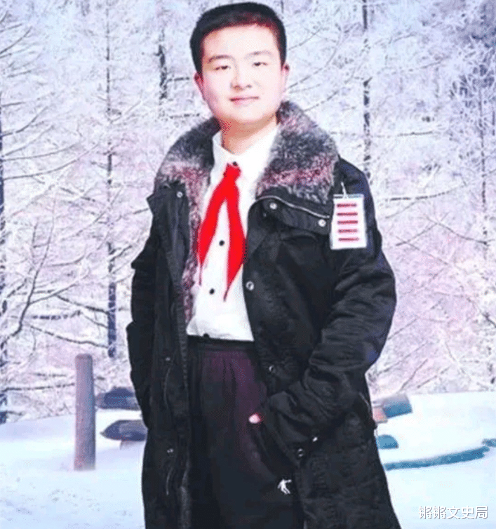 哈佛大学|回看“五道杠少年”和“不屑弟”，一个民办、一个哈佛，谁是赢家？