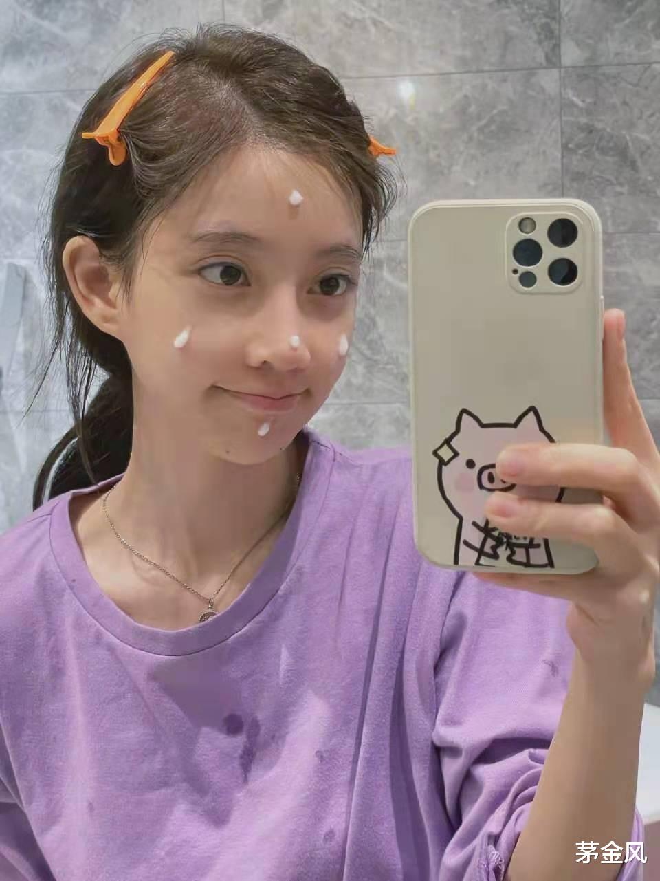 冯提莫|冯提莫演出规划明确，演出态度端正，签售会认真对待获得称赞