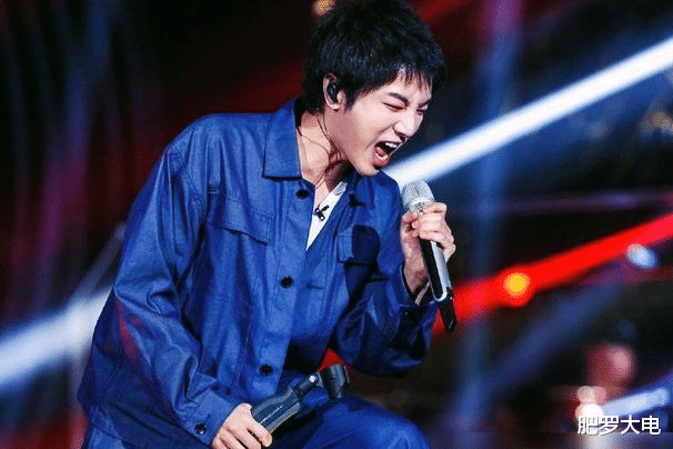 华晨宇|华晨宇新造型被指太阴柔？阳光男孩变蛇精脸，他为何走上整容不归路？