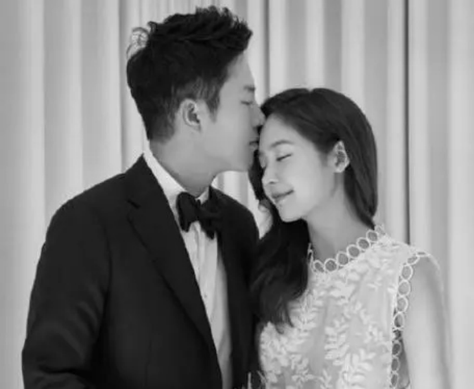 成宥利|40岁成宥利宣布喜讯:双胞胎女儿顺利降生,偶然母女安然无恙!