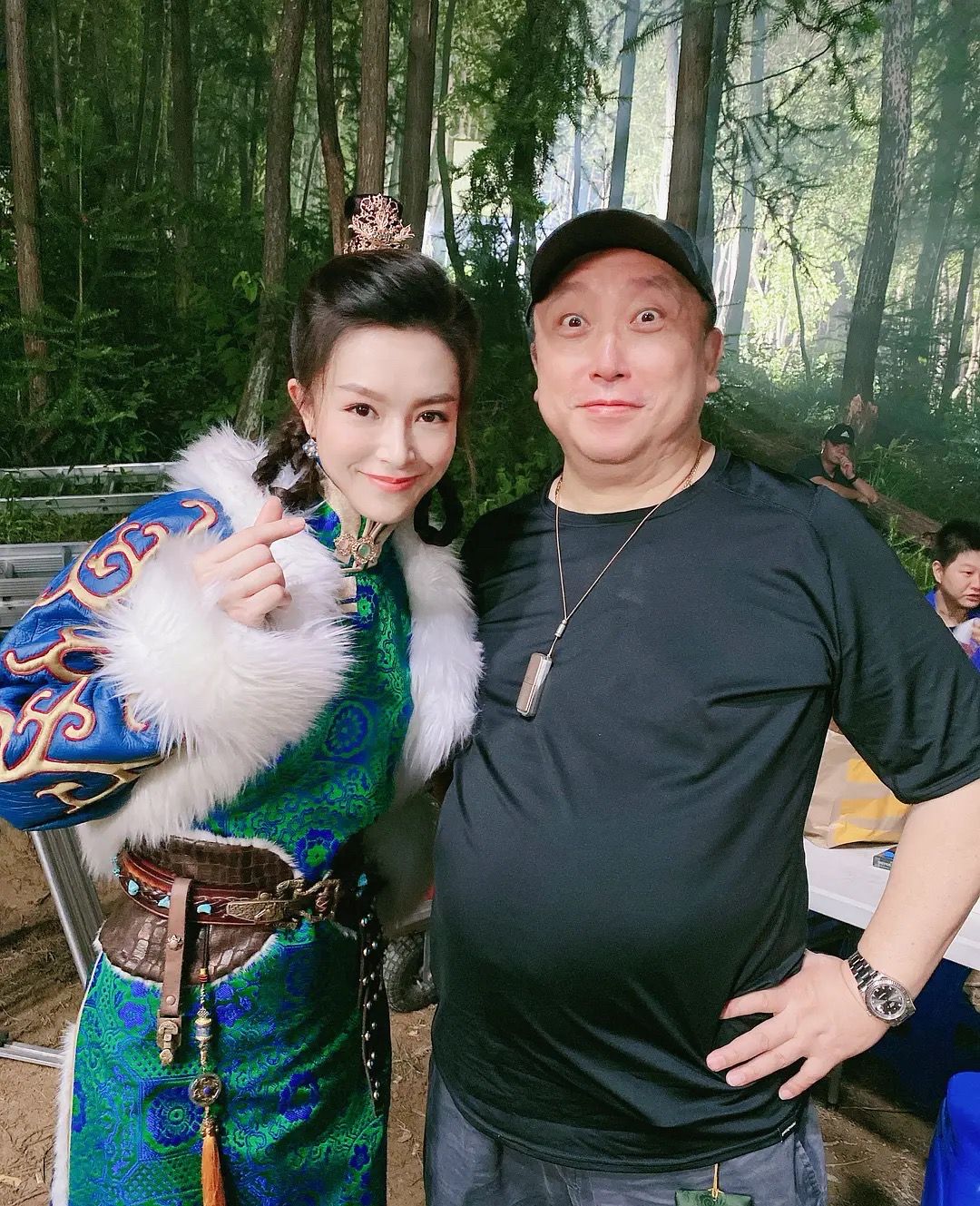 王晶|新《倚天屠龙记》剧照：张无忌人选太合适，小昭造型酷似迪丽热巴