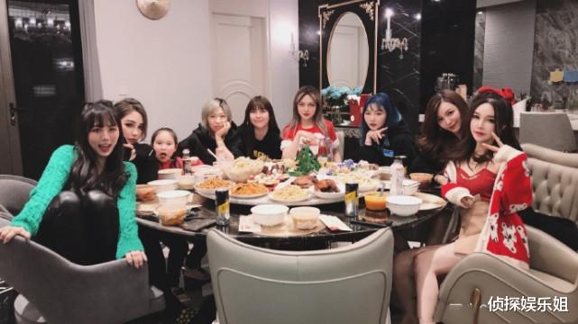 周扬青|豪气！周扬青请专业大厨做年味大餐，豪宅饭厅曝光堪比五星级饭店