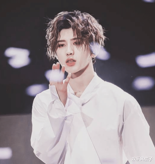 古力娜扎|蔡徐坤又惹麻烦了？被质疑违规开演唱会，网友：给粉丝送票有错吗