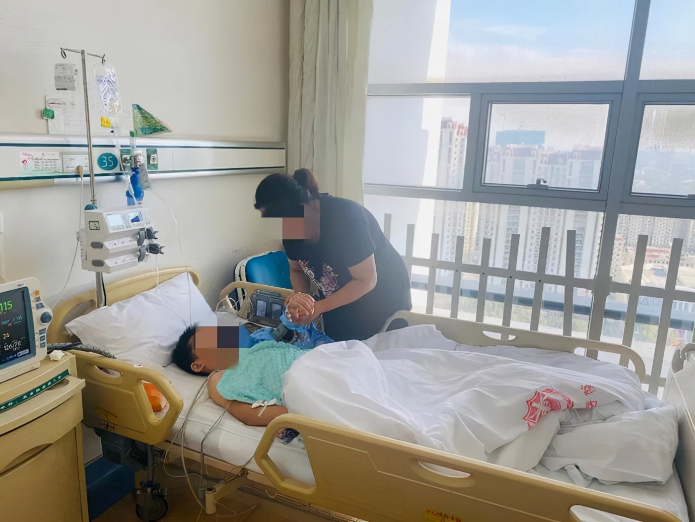 口腔溃疡|9岁男孩，刚开学就浑身无力胸部痛？医生：罪魁祸首是躺着玩手机