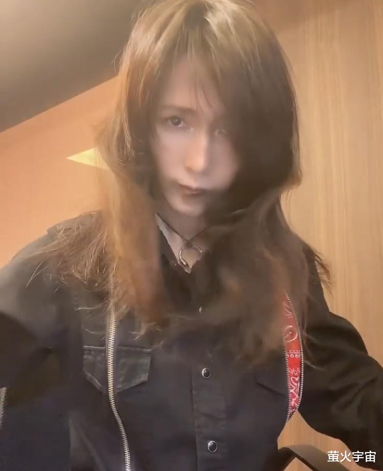 发际线 51岁工藤静香晒照,全身上下找不到一丝赘肉脖子纤细,发际线后移