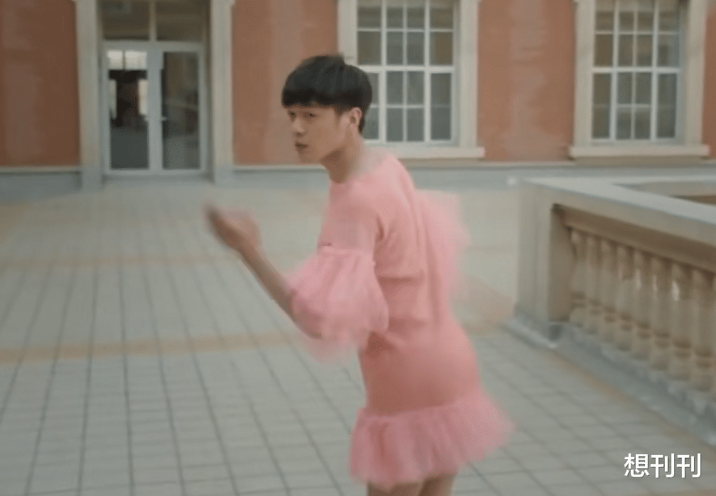 龚俊|笑掉牙！明星最想删掉的过去，刚出道拍的沙雕剧，一个比一个魔怔