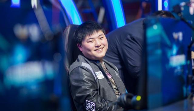 Uzi|LOL:Uzi被反噬了,孤泳者小代出面硬刚Uzi粉丝,忍无可忍了