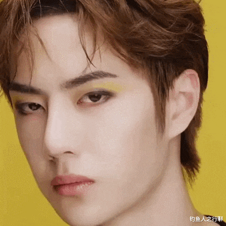 黑粉|媒婆妆、烈焰红唇、脸色蜡黄，他们这广告物料怕不是黑粉拍的吧？