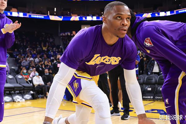 威少:我过去三四年一直在换球队 每次开局都不好 但我还是会全力以赴