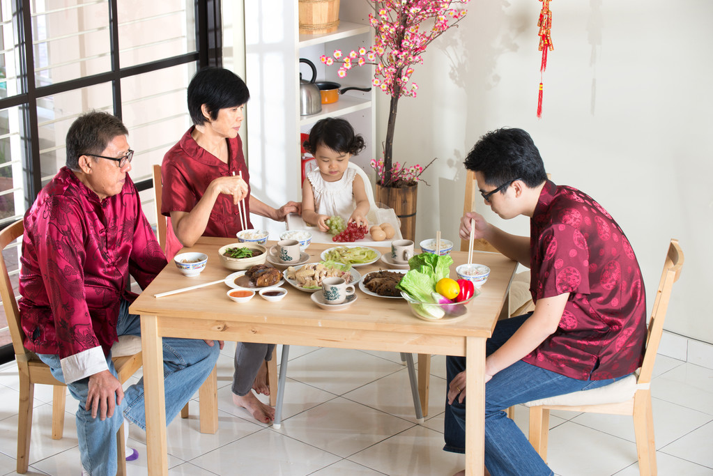 西红柿妈妈|“只要儿子有出息,我宁愿孤儿终老,一辈子待在国外不回来才好”