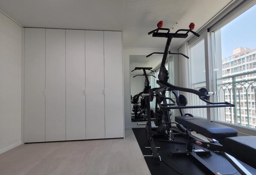 156㎡二手精装房完成蜕变，将简约风贯彻到底，清爽干净越看越喜欢