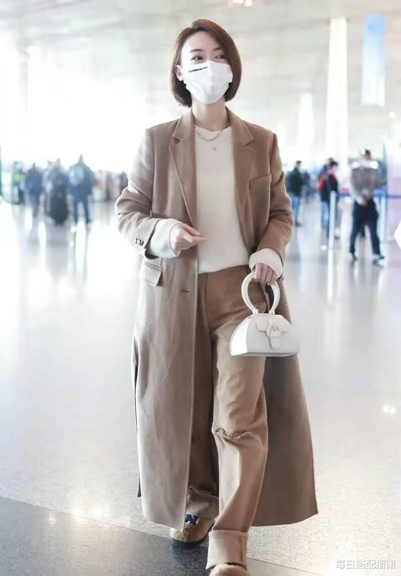 每日搭配指南 吴谨言瘦得“过分”了,连抹胸羽毛裙都撑不起,但看着挺好看的