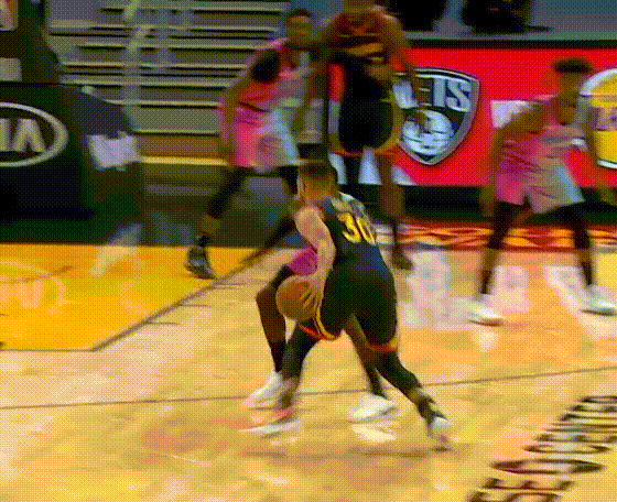 斯蒂芬·庫里|瀟灑！最后20秒！庫里手起刀落！殺死比賽：我溜了，你們接著開會