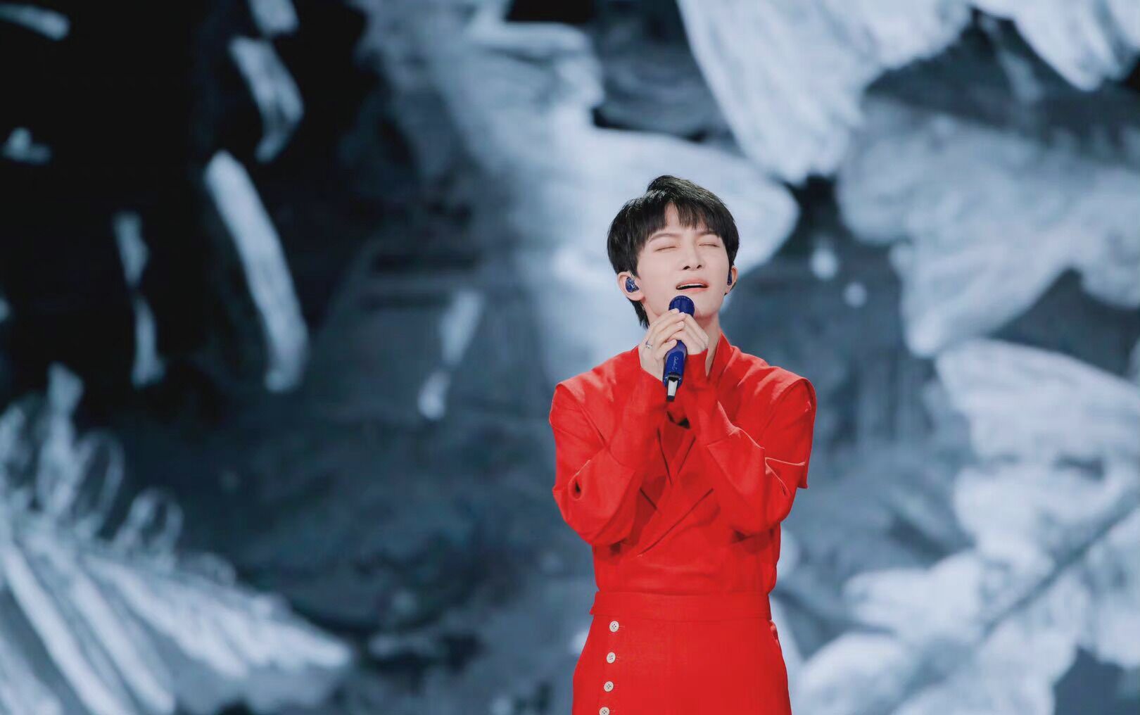 湖南卫视|双11晚会收视情况：湖南台高开低走，浙江、东方大牌请了一个寂寞