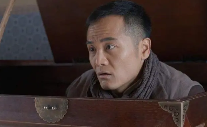 袁咏仪|他是张嘉译的亲表弟，被表哥用11部戏捧红，如今戏约不断