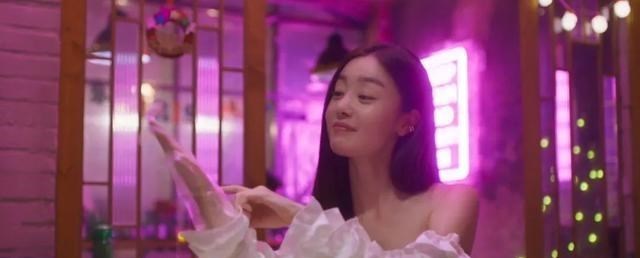 疯狂|还以为是部烂剧，没想到评分一路飙升，这才是惊艳的黑马之作！