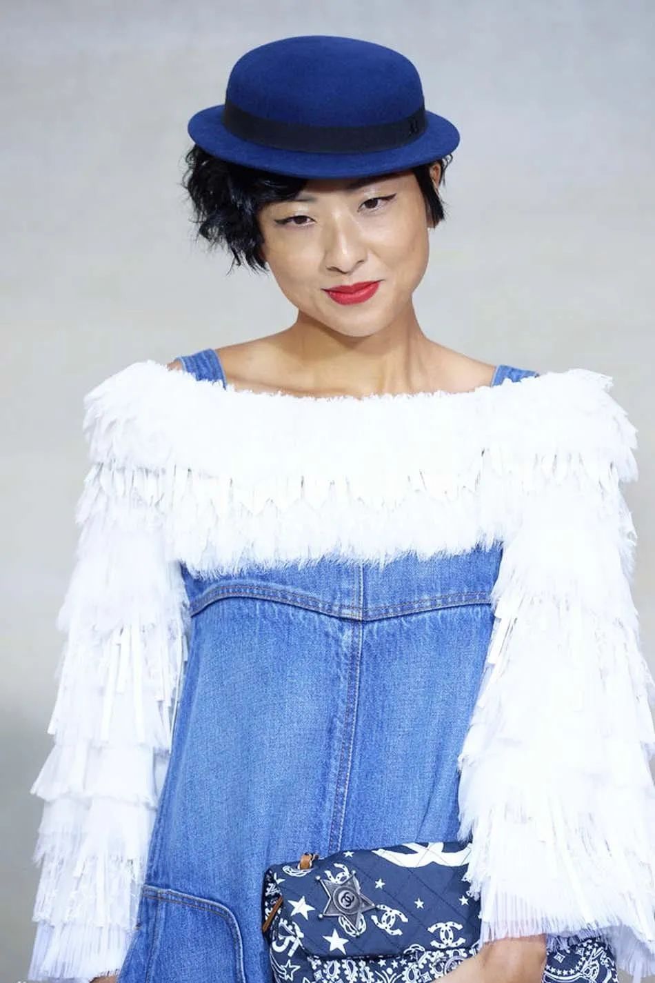 王菲|艳压内娱女星10多年的她，如今画风突变！网友：以前养眼现在辣眼