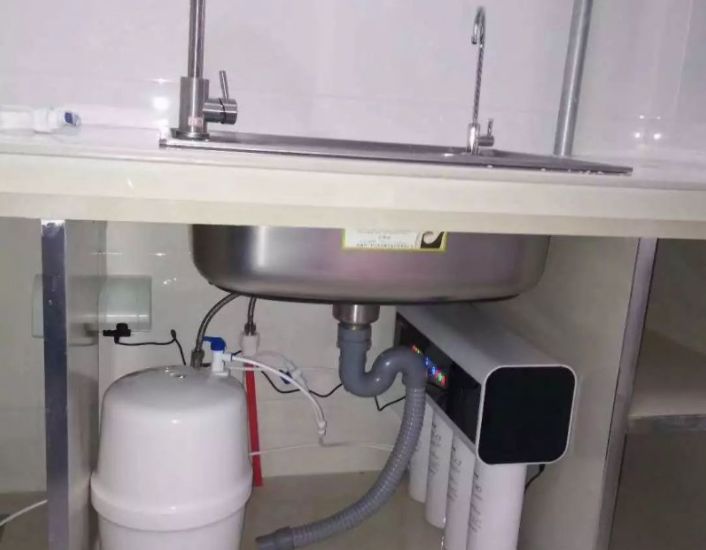 急诊室老苗|净水器是智商税吗?有孩子的家庭,应该给宝宝喝什么水?