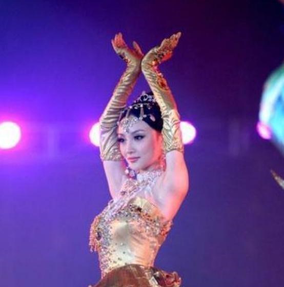 金鹰女神|金鹰女神排名第一名众望所归，第二名人人喊打，还有两人存在争议