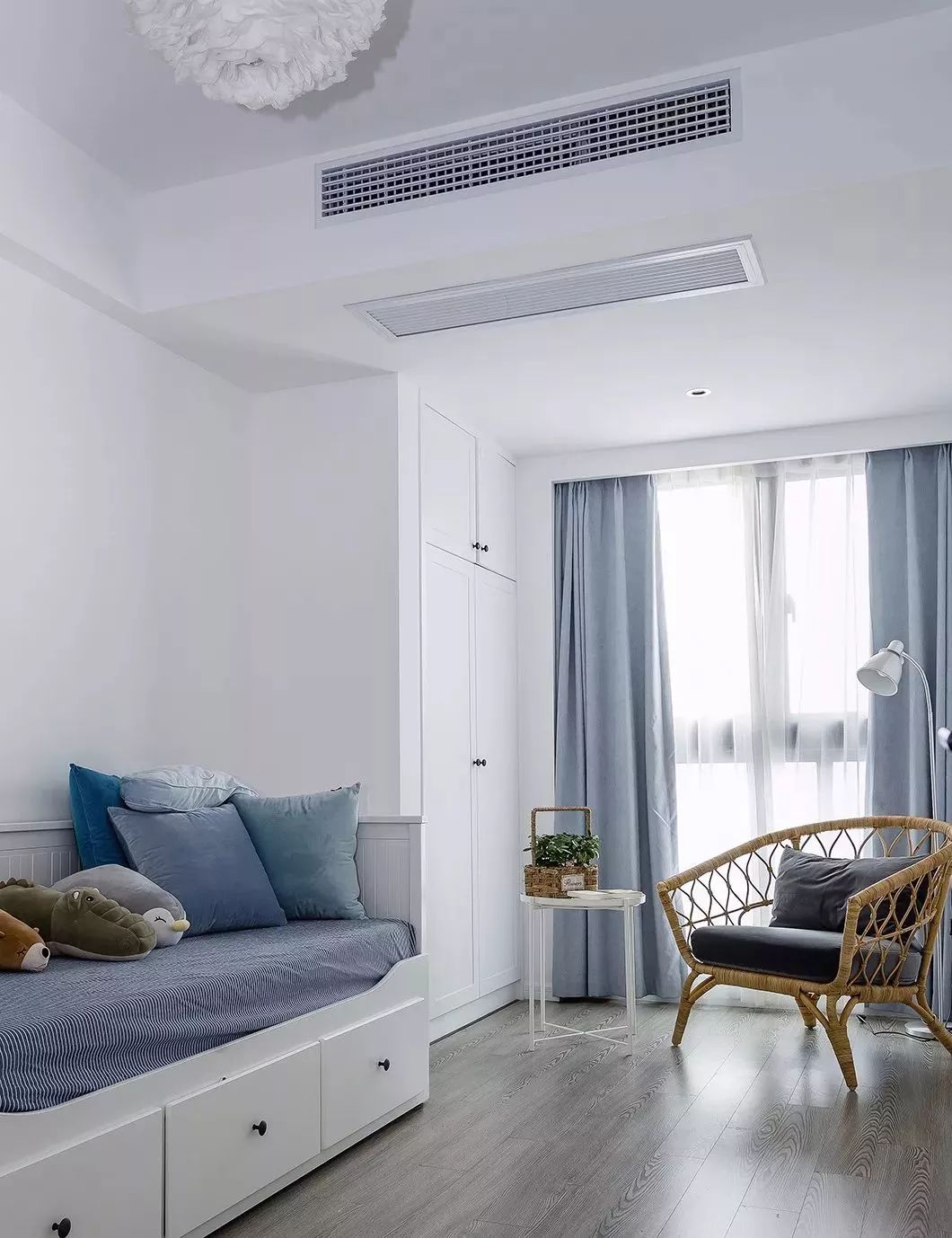 |没有落地窗就做个飘窗，小户型的窗户，也是装饰要点