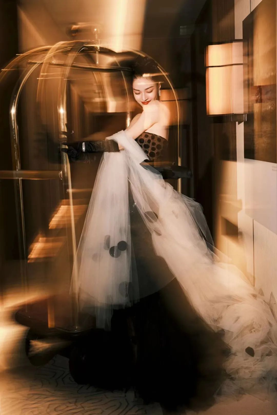 明星|年末红毯扎堆，女明星的出发照“卷”出新高度