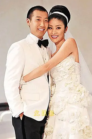 林青霞|不是所有女星的婚纱都很美：林青霞的勉强忍了，谢娜这穿的啥？