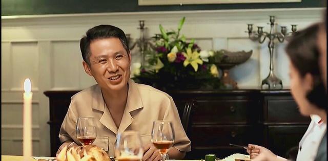 父母爱情|《父母爱情》中安泰是做什么工作的？从着装上可以看出大概