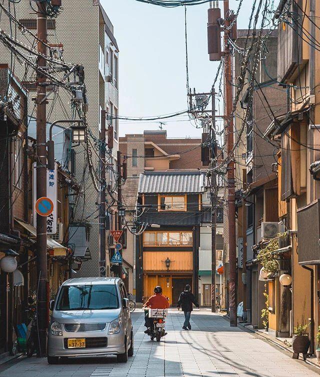 客厅|49岁日本女士,居住面积7坪的三层小楼,独居生活过得又美又飒!