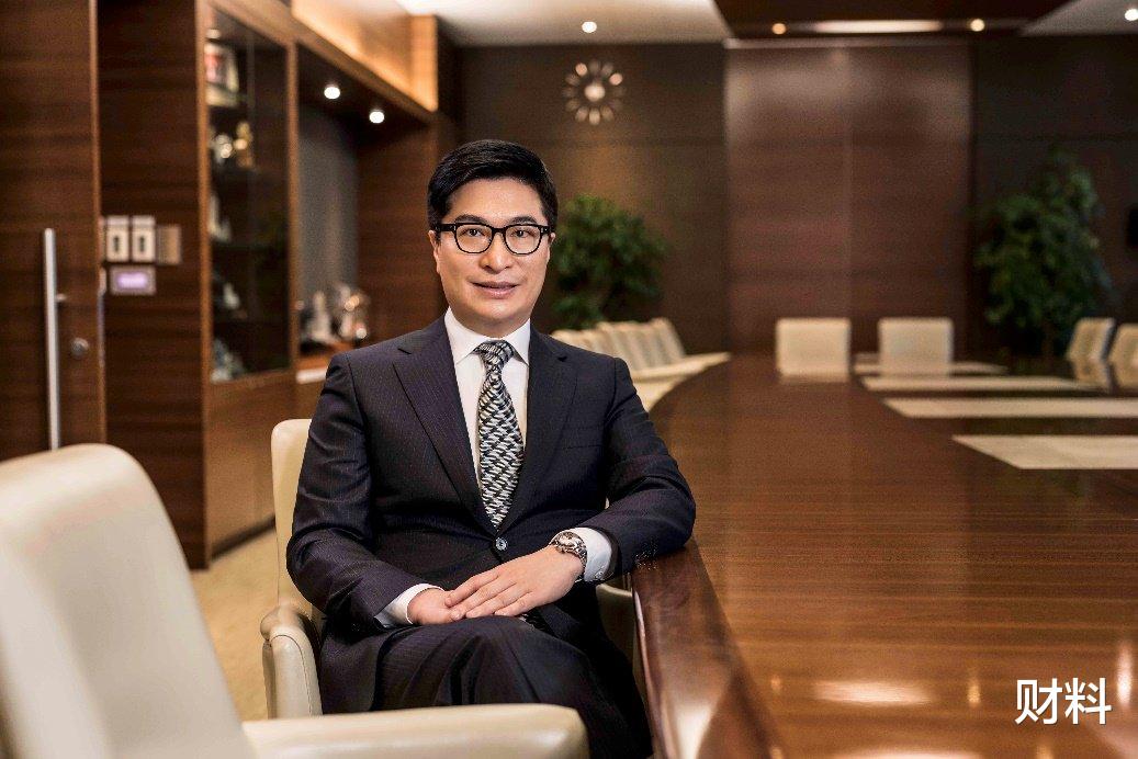 香港|香港又一“隐形富豪”？豪掷508亿买地，还娶明星妻子成人生赢家