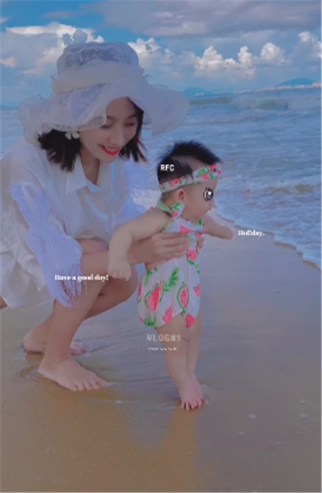 马可|演员马可国庆节晒全家福，脸上写满幸福，女儿小菠萝正脸曝光