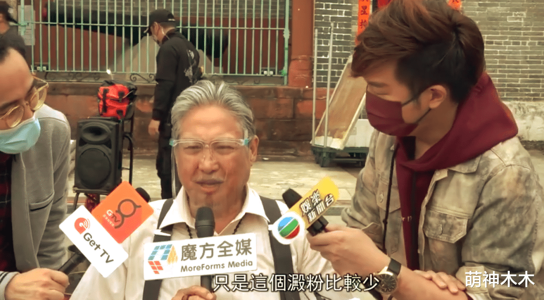 洪金宝|69岁洪金宝身形暴瘦，安居上海亲自现身买菜，坐轮椅俩保镖护航