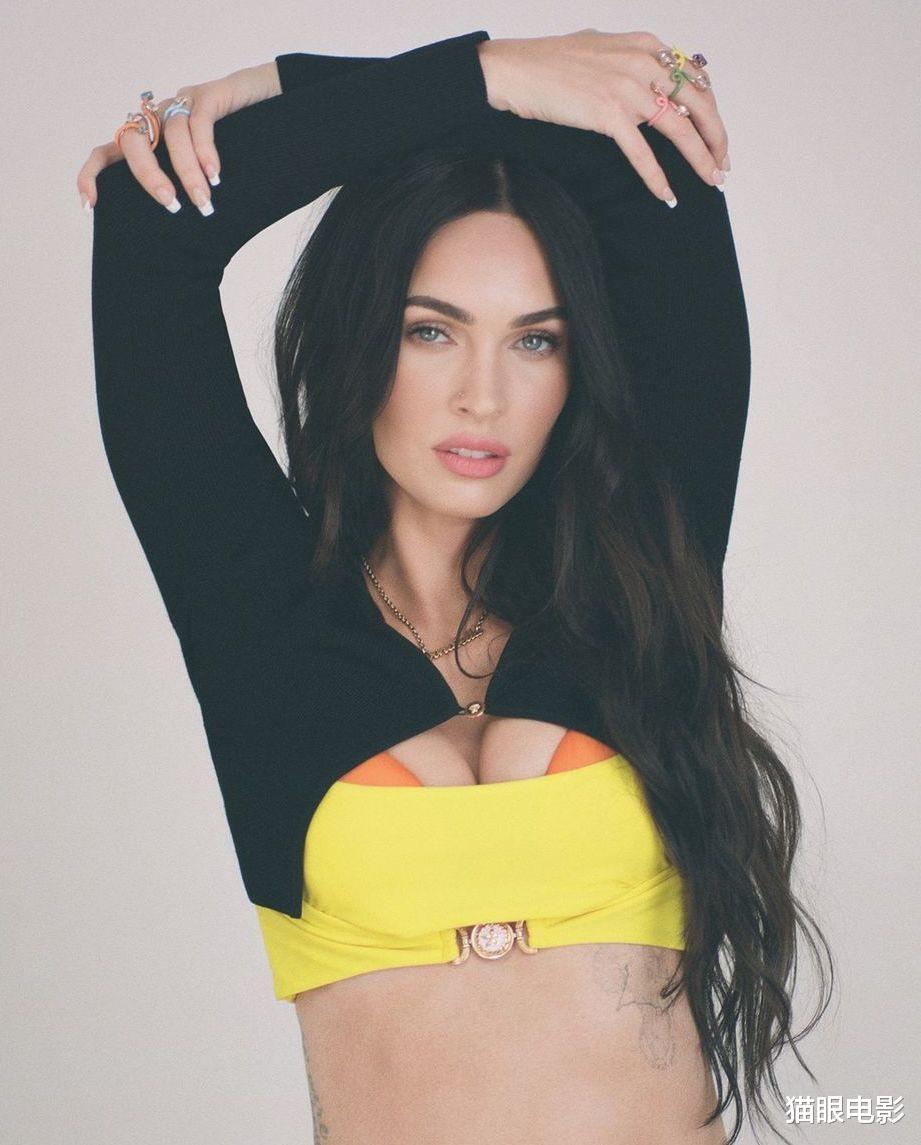 马甲线|35岁梅根福克斯大秀马甲线，丰满曲线太撩人，看不出已是仨娃妈